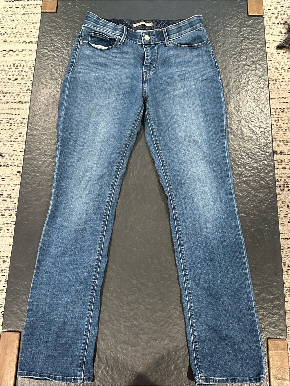Levi's Women's Straight Leg Jeans - Medium Blue Wash